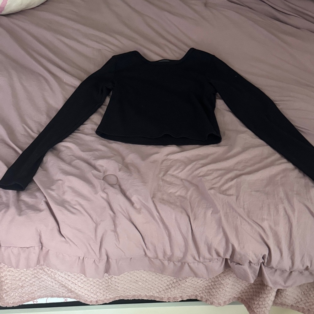 Junior’s Olivia Rae Black Long Sleeve Ribbed Top